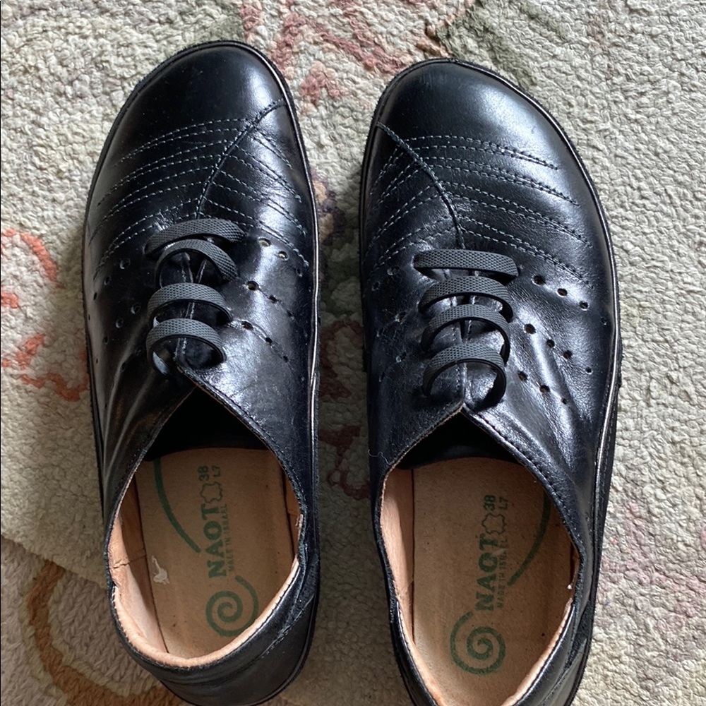 Naot Black Leather Oxford Shoes Classic Design